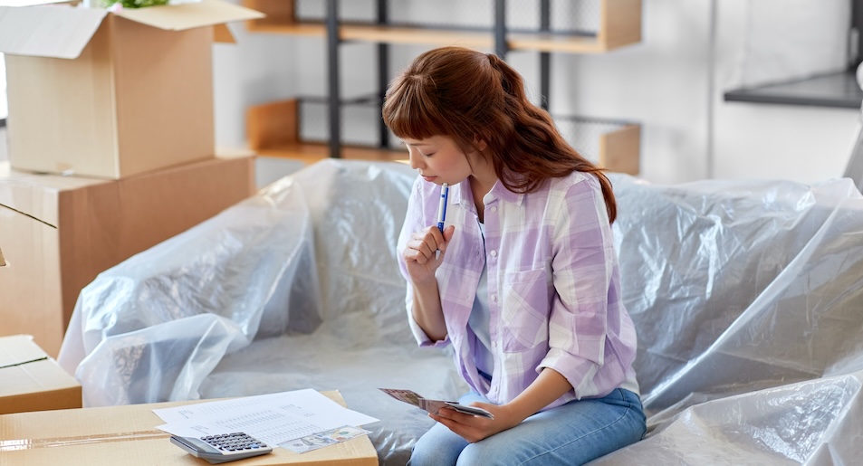 woman learning how to save for moving out
